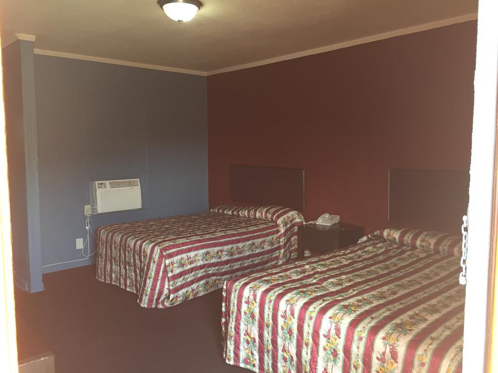 Avalon Motel Early Room photo